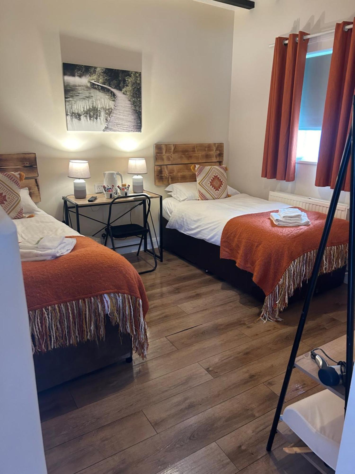 Hotel The Wheatsheaf Bramley  Extérieur photo