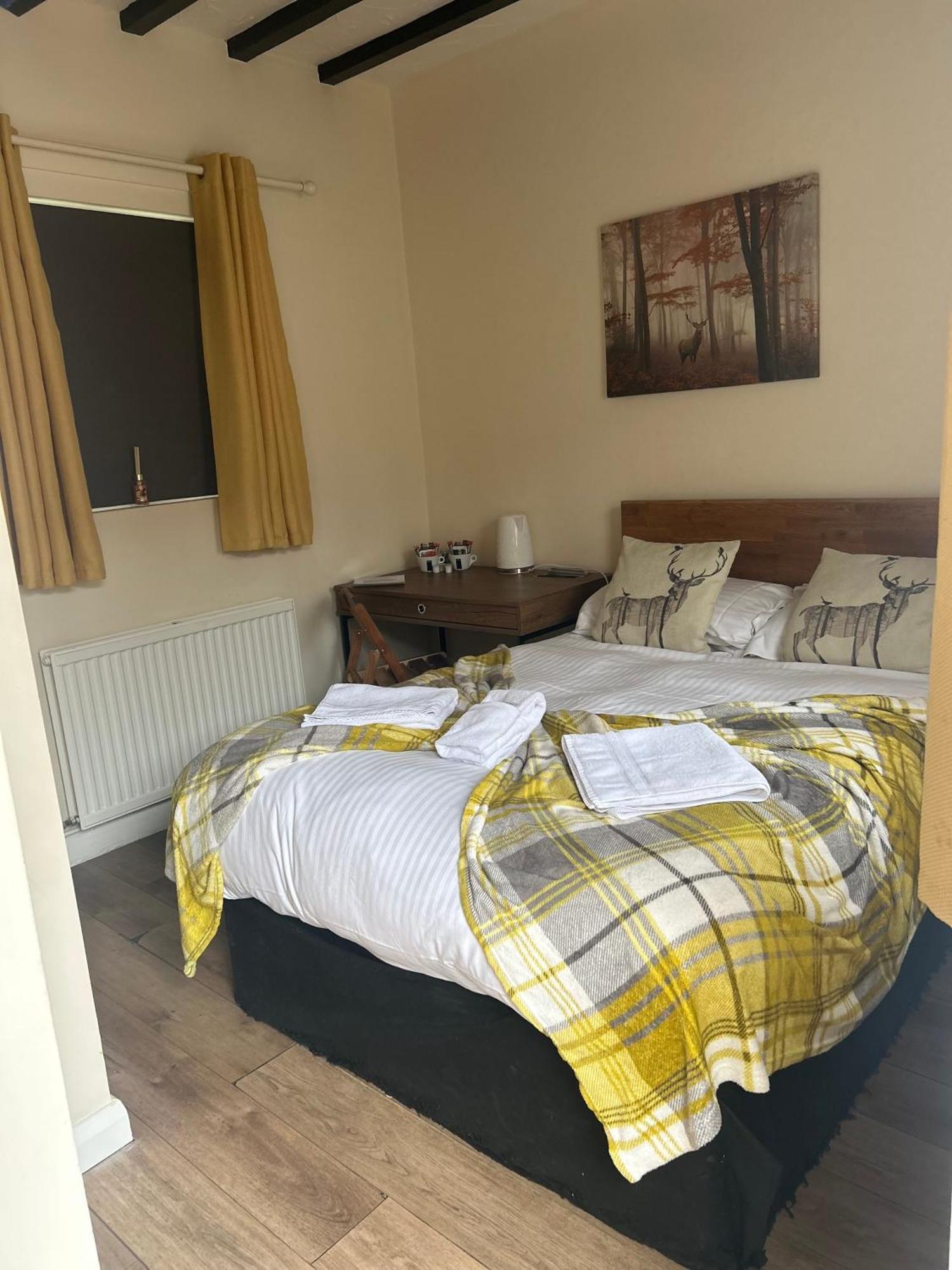 Hotel The Wheatsheaf Bramley  Extérieur photo