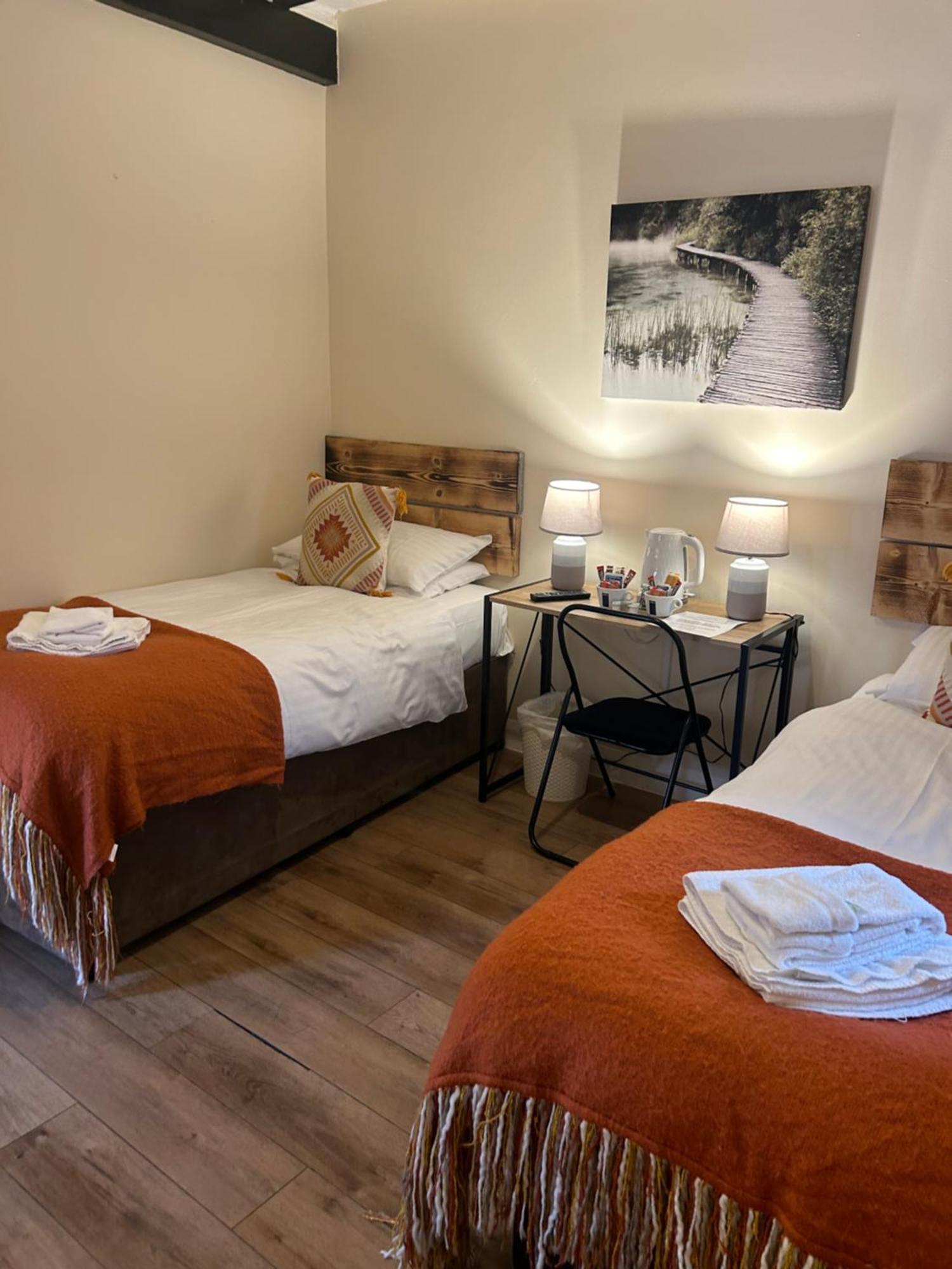 Hotel The Wheatsheaf Bramley  Extérieur photo