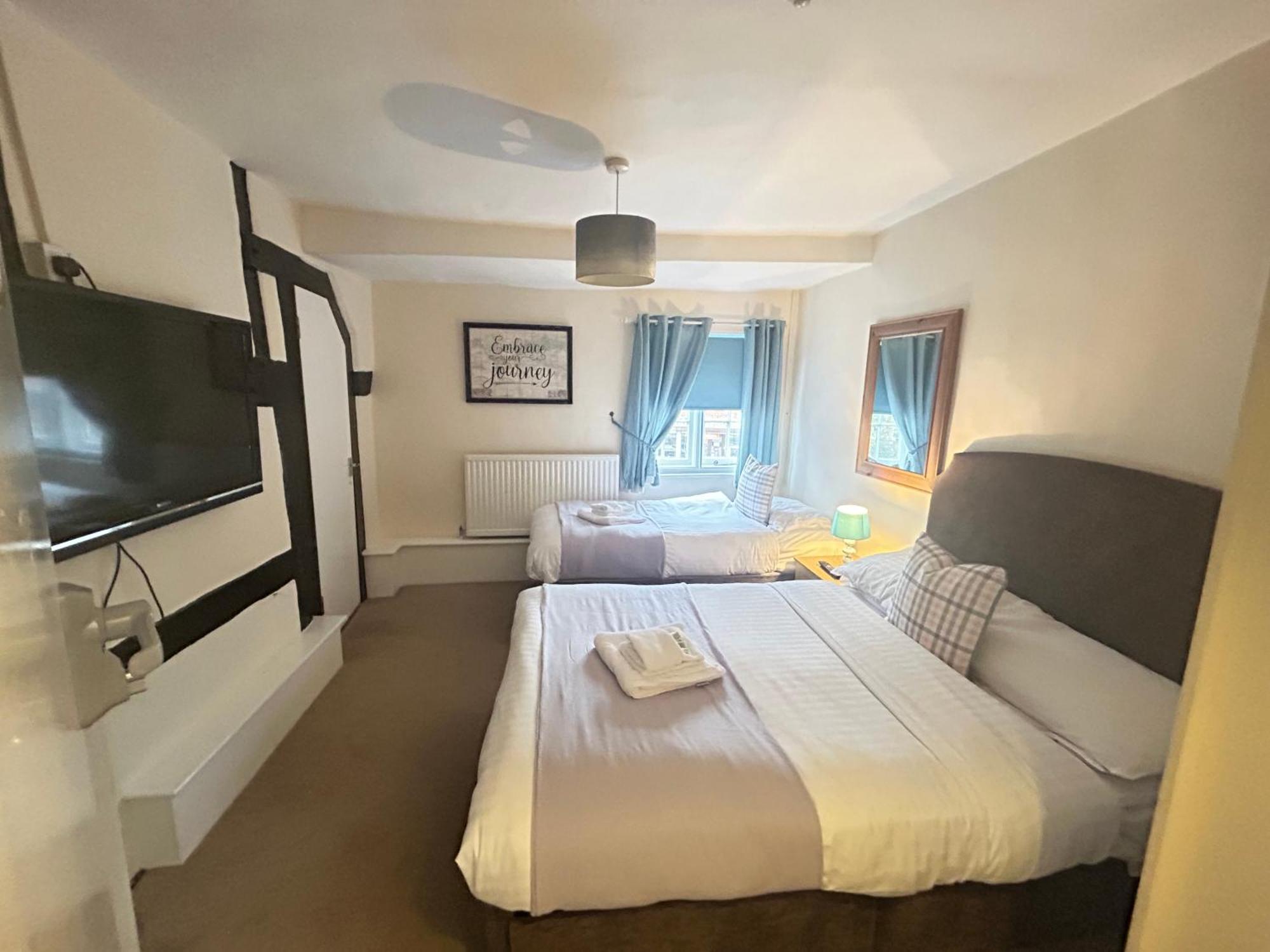 Hotel The Wheatsheaf Bramley  Extérieur photo