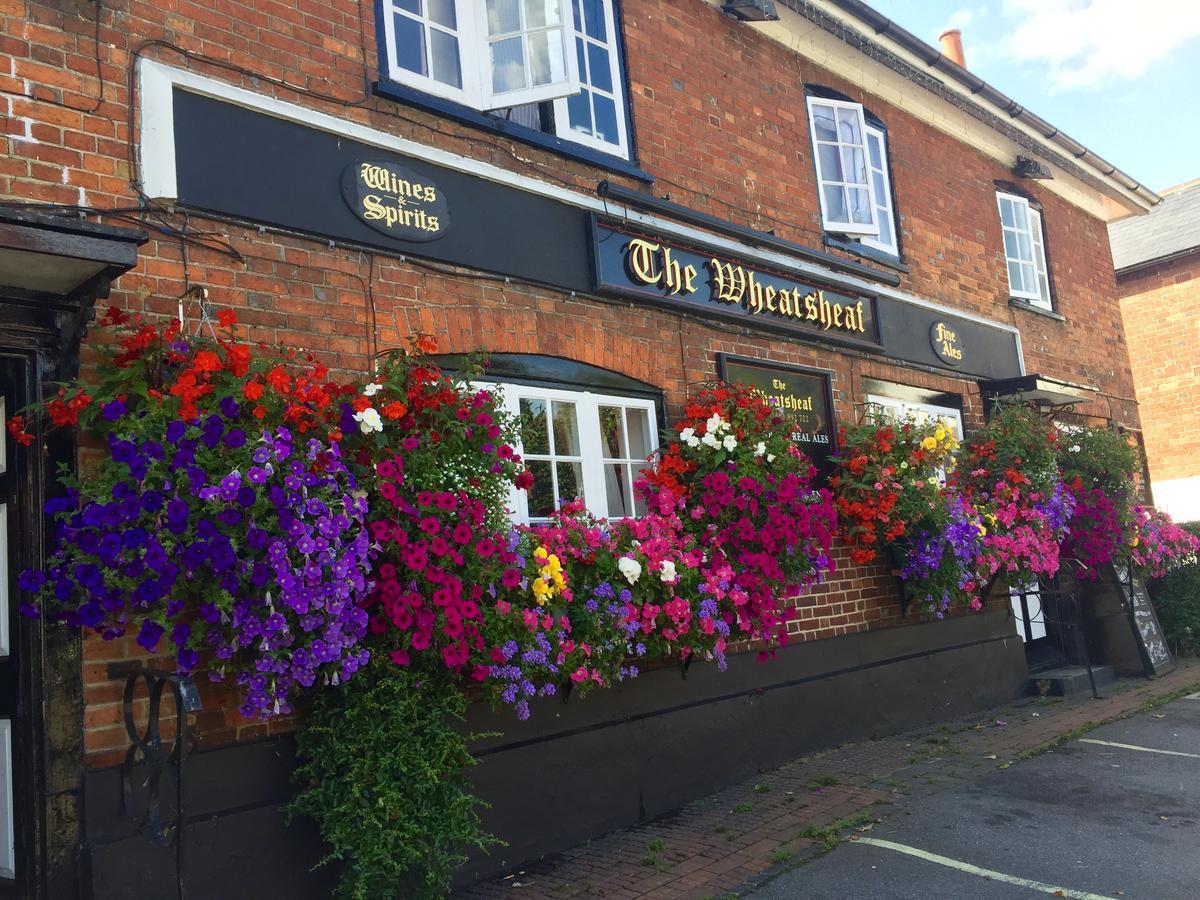 Hotel The Wheatsheaf Bramley  Extérieur photo