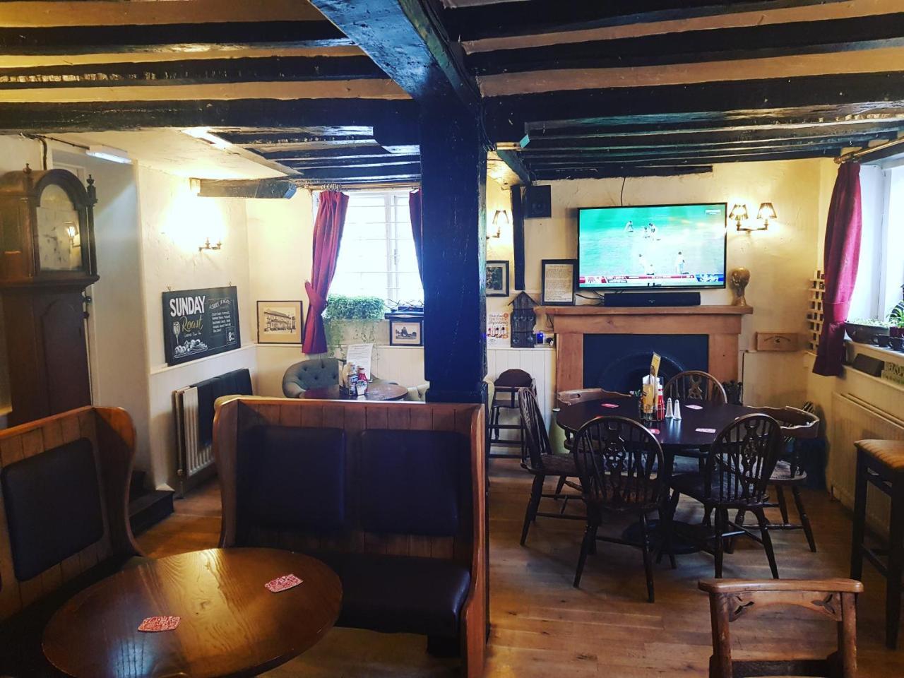 Hotel The Wheatsheaf Bramley  Extérieur photo